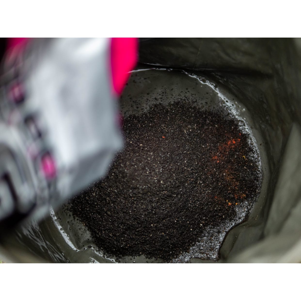 Bait-Tech krmítková směs Special G Dark 1 kg - MojeRybárstvo.sk Bait-Tech krmítková směs Special G Dark 1 kg – Obrázok 4