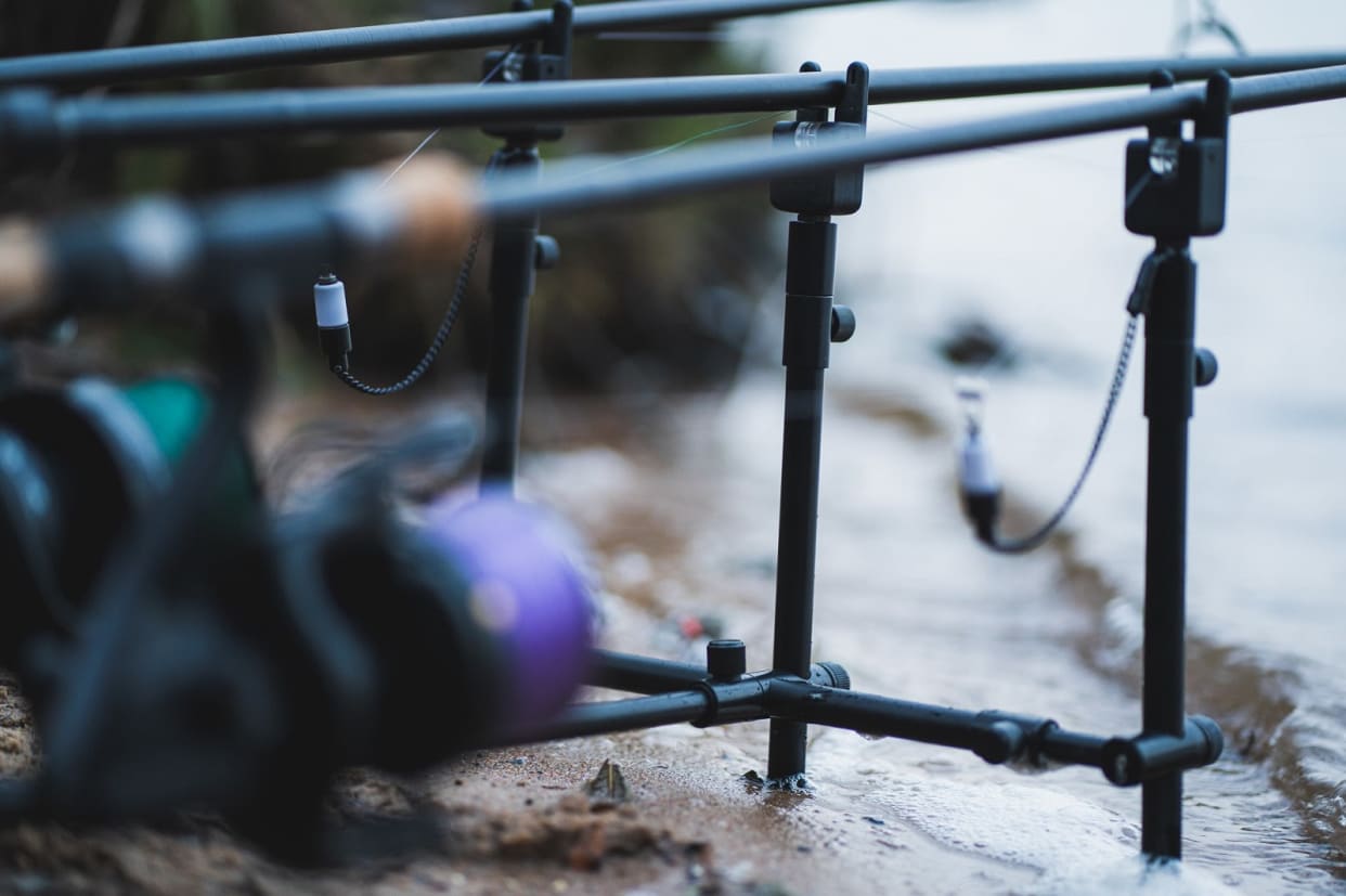 Giants fishing Stojan Black Rod Pod 3 Rods - Image 6