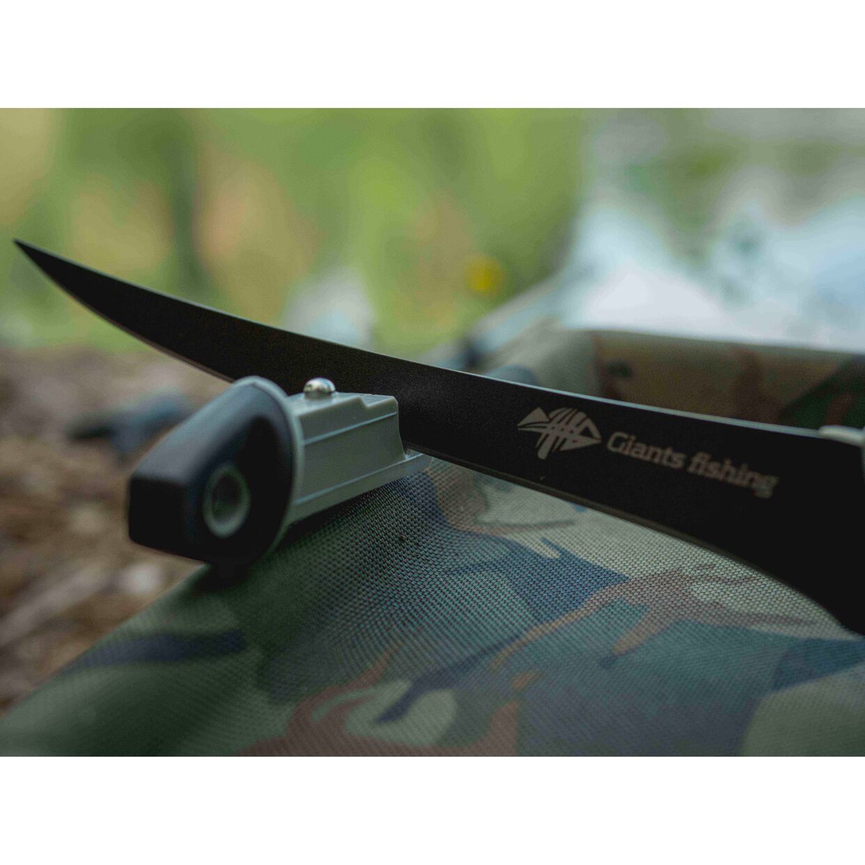 Giants fishing Filetovací nůž 7 Fillet knife with sharpener ( Easy clean sheath ) - Image 11